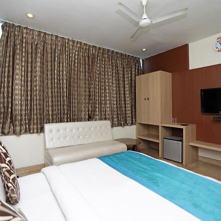 Oyo 1524 Hotel Vaani Continental Kanpur Bagian luar foto