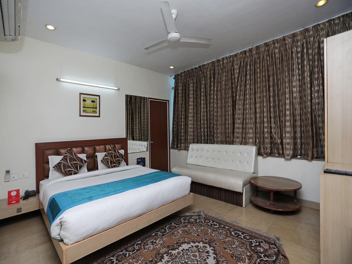 Oyo 1524 Hotel Vaani Continental Kanpur Bagian luar foto
