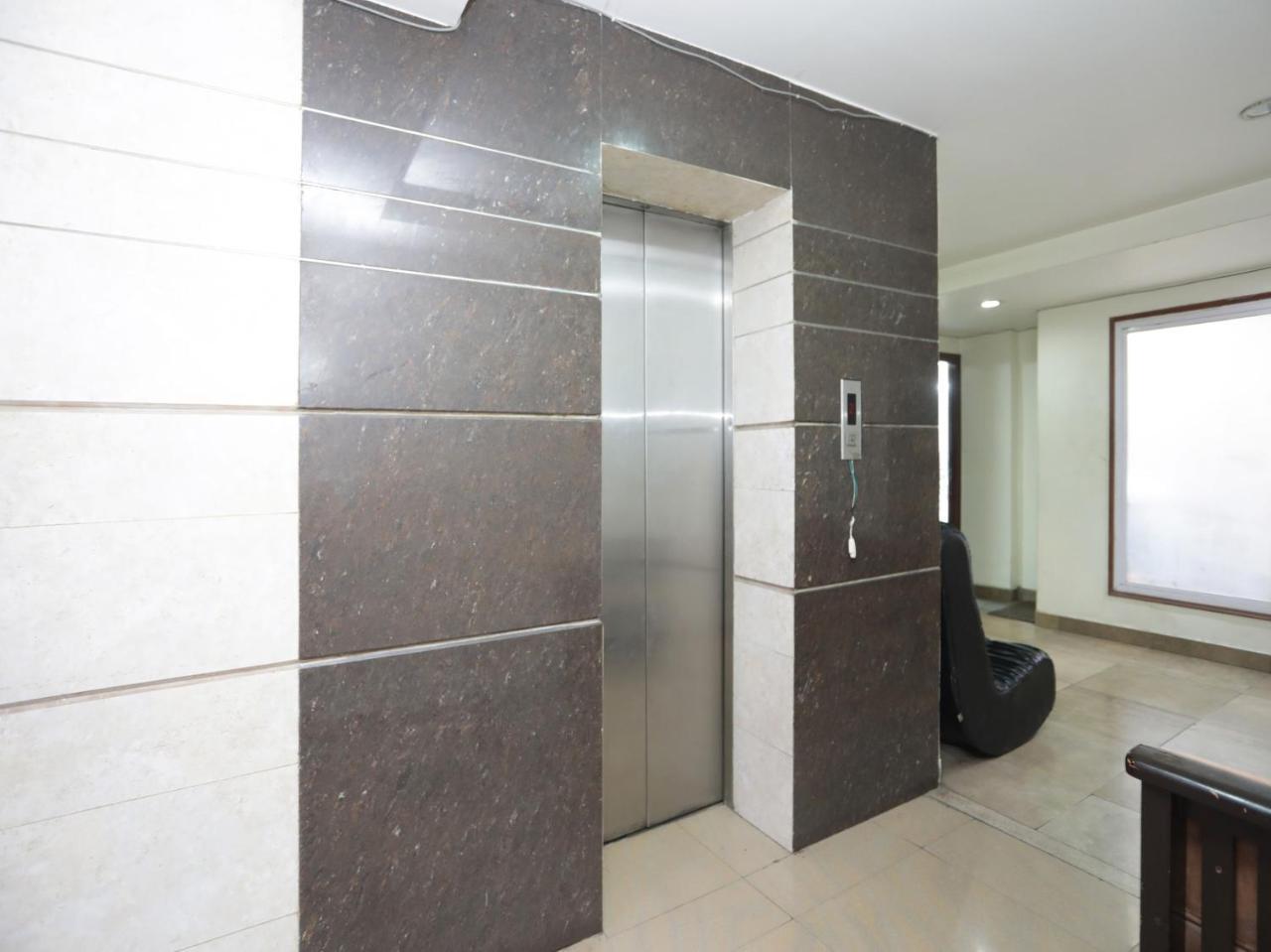 Oyo 1524 Hotel Vaani Continental Kanpur Bagian luar foto