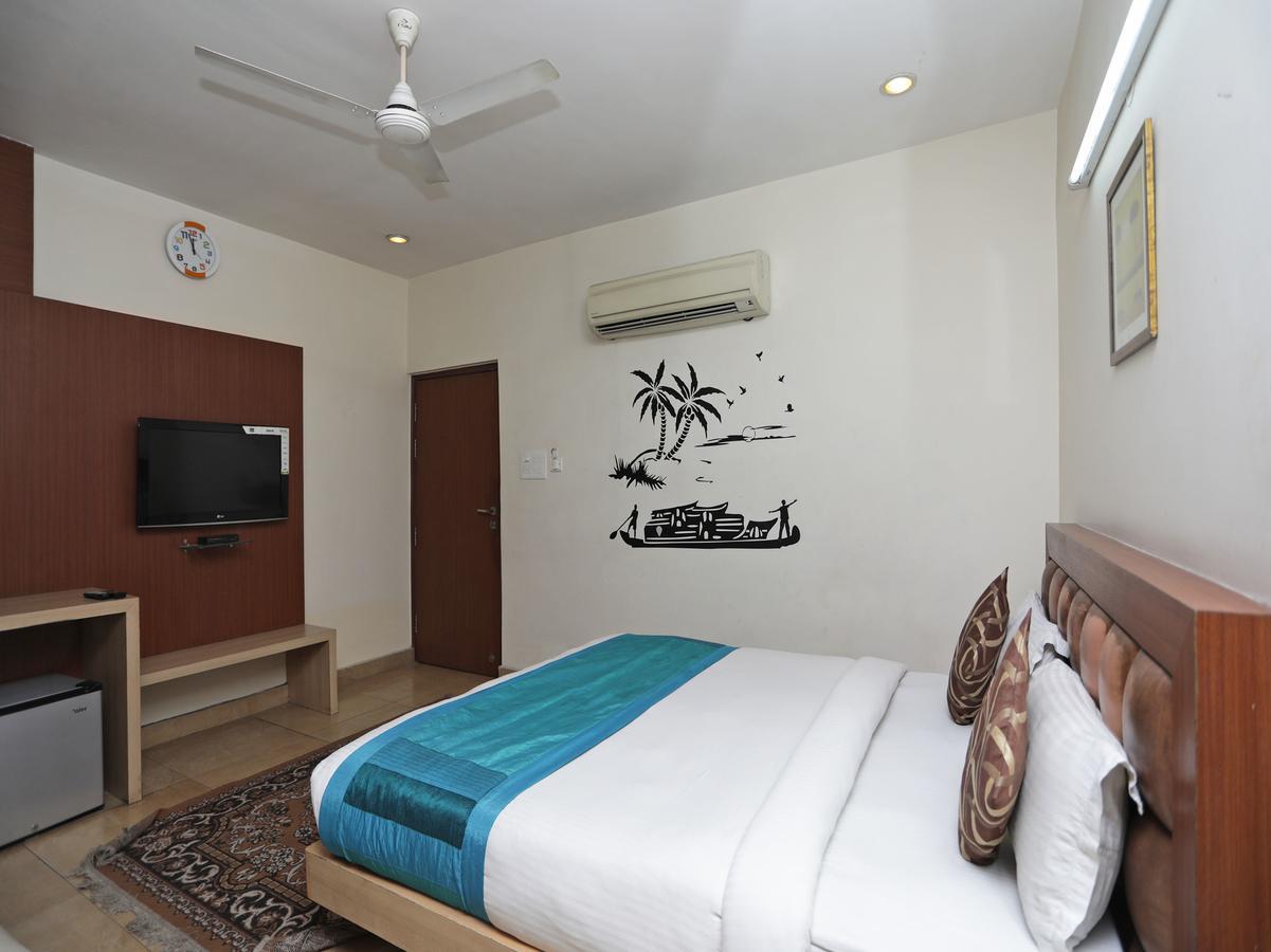 Oyo 1524 Hotel Vaani Continental Kanpur Bagian luar foto